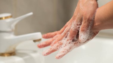 Coronavirus önleyici sabun ve suyla el yıkama. El yıkama enfeksiyon kontrolünün temel taşıdır. Covid-19 'u yaymayı bırak.
