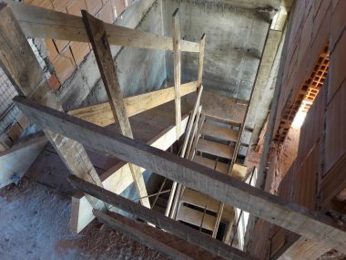 İnşaat alanında çalışma sürüyor.