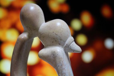 Aşk öpücüğü - heykel