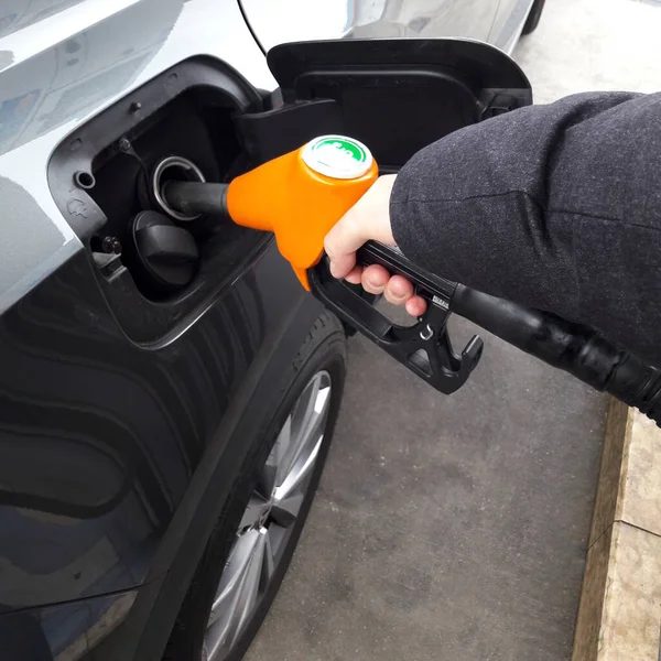 Reabastecer Posto Gasolina Antes Partir Uma Longa Viagem — Fotografia de Stock