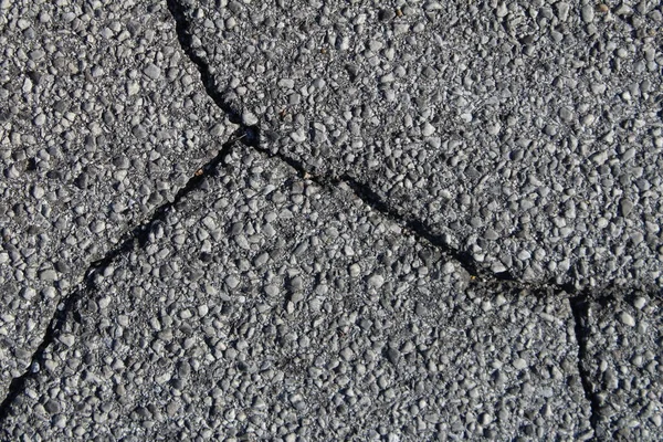 アスファルトの亀裂 地震の衝撃 — ストック写真