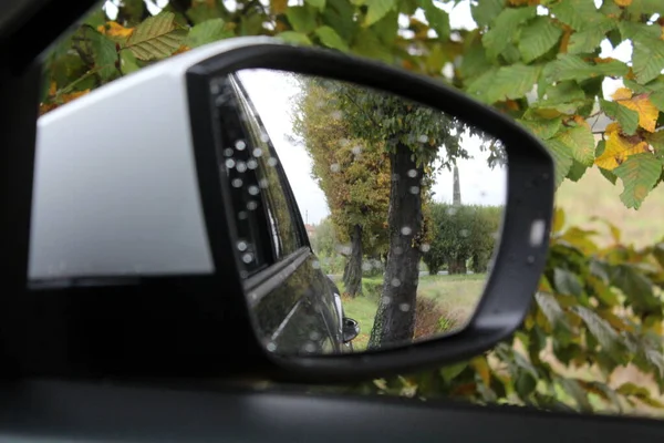 Дзеркало Заднього Виду Автомобіля Водіння Сільській Місцевості — стокове фото