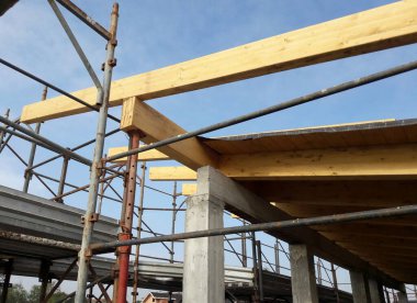 İnşaat alanında çalışma sürüyor.