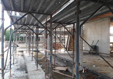 İnşaat alanında çalışma sürüyor.