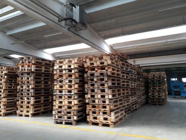 2020 Coronavirüs nedeniyle sanayi fabrikası kapandı.