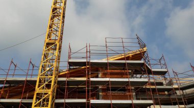 Baharda inşaat sahasında çalışmalar devam ediyor - faaliyetlerin sürdürülmesi