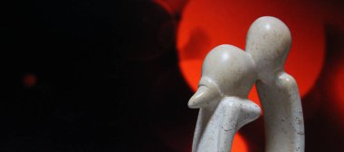 Aşk öpücüğü - romantizm