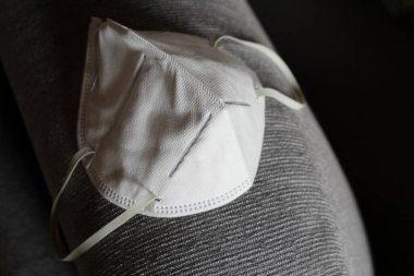 Koruyucu maske. Kendimizi virüslerden koruyalım.