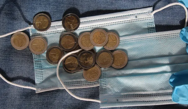 Koruyucu maske. Kendimizi virüslerden koruyalım.