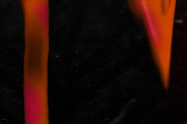 Arkaplanda ağır tahıl, toz ve ışık sızıntısı olan film dokusu tasarlanmış. Stüdyoda Siyah Arkaplan 'ın üzerinde Gerçek Lens Fişeği Çekimi. Üstüste ya da Ekran Filtresi olarak eklemek kolay