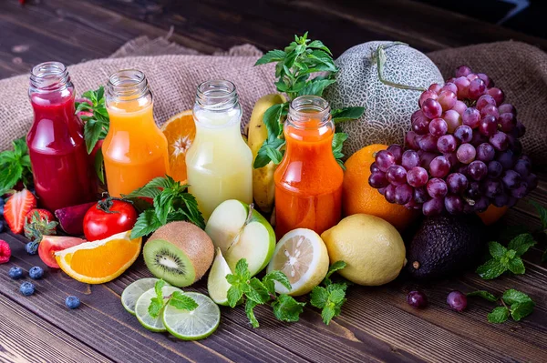 Kleurrijk Sap Zelfgemaakt Van Vers Fruit Het Menu Verfrissen Voor — Stockfoto