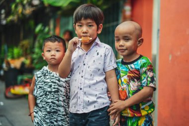 Mae Hong Son, Tayland - 25 Mart 2019: Asyalı çocuklar