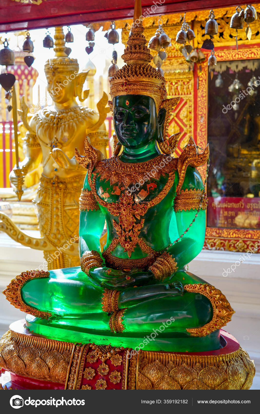 バンコク2019年3月21日 タイの緑玉エメラルド仏像 — ストック編集用