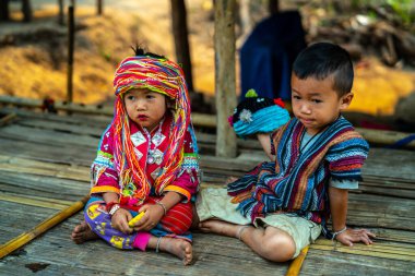 Mae Hong Son, Tayland - 25 Mart 2019: Asyalı çocuklar