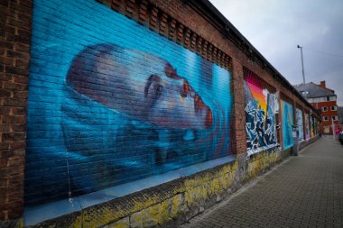 BRÜZSEL, BELGIUM - 9 Kasım 2019: Duvara grafiti