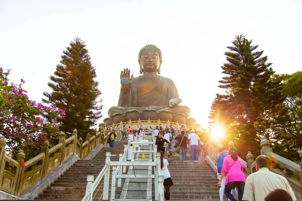 大屿山天坛佛像大青铜雕像 佛教中心和主要旅游景点 — 图库照片