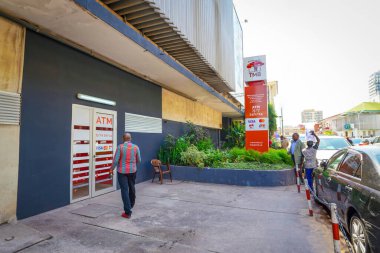 KINSHASA, CONGO - 5 HAZİRAN 2020: şehirdeki sokaklar ve binalar