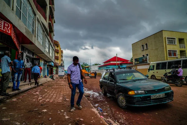 Kinshasa Congo Tammikuu 2020 Näkymä Kaupungin Kadulle Rakennuksiin Liikenteeseen — kuvapankkivalokuva