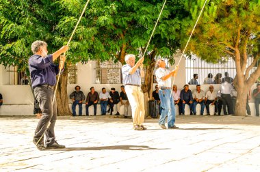 SANTORINI, GREECE - 22 HAZİRAN 2020: Yunanistan 'da eski dini gelenek.