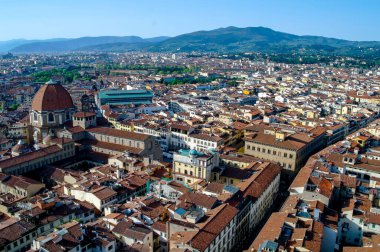 FLORENCE, İtalya - 14 Ocak 2020: Floransa, İtalya 'da anıtlar, mimari ve kuleler.