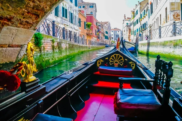 Venice Itália Janeiro 2020 Gondola Navegando Canal Veneza Famosos Monumentos — Fotografia de Stock