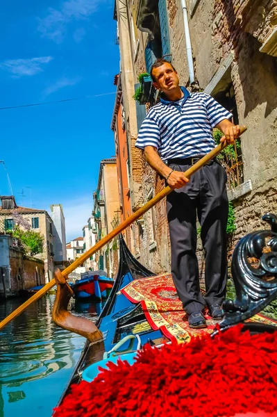 Venice Olaszország Január 2020 Gondola Vitorlázás Velencei Csatornán Híres Velencei — Stock Fotó