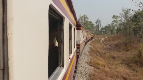 Kanchanaburi Thailand Maart 2019 Toerisme Met Beroemde Trein Rivier Kwai — Stockvideo