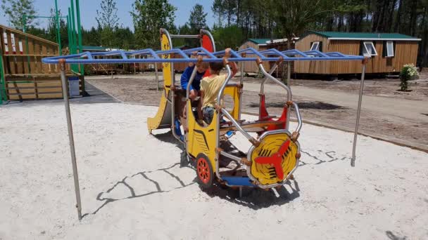 Marseille Francia Septiembre 2020 Niños Jugando Parque Infantil Camping Sur — Vídeos de Stock