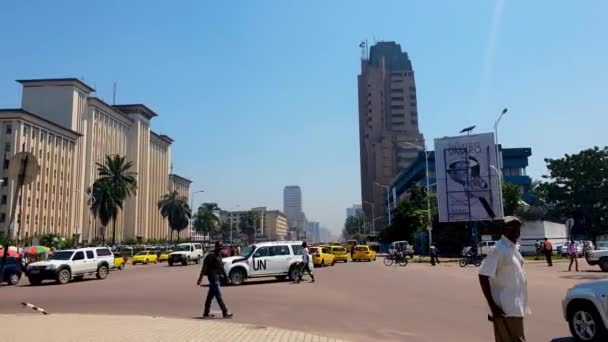 Киншаса Конго Января 2020 Года Вид Улицу Города Здания Движение — стоковое видео