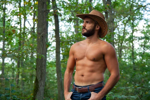 Jovem Com Chapéu Cowboy — Fotografia de Stock