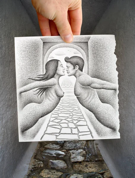 Dessin Couple Rapprochant Sortant Des Murs Sur Papier Tenu Par — Photo