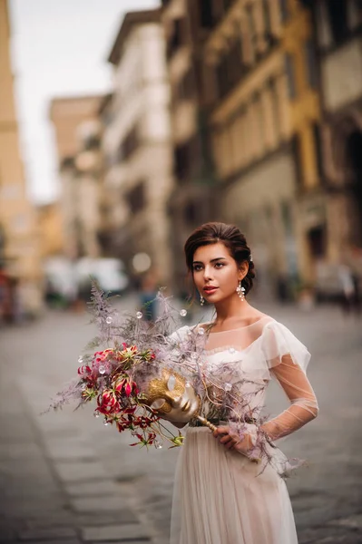 Menina Noiva Com Belo Padrão Flores Como Uma Máscara Florença — Fotografia de Stock