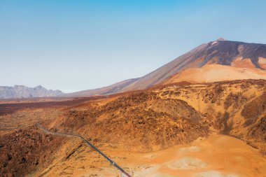 Mars Kızıl Gezegen 'in çöl manzarası. Teide Ulusal Parkı. Teide yanardağının güzel manzarası. Teide volkanı çöl krateri. Tenerife 'deki Teide Dağı. Tenerife, Kanarya Adaları.