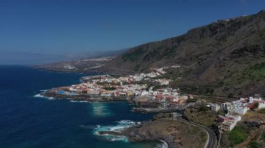 Tenerife 'deki sahil, Kanarya Adaları, İspanya. Kanarya Adalarındaki Garachiko' nun manzarası..