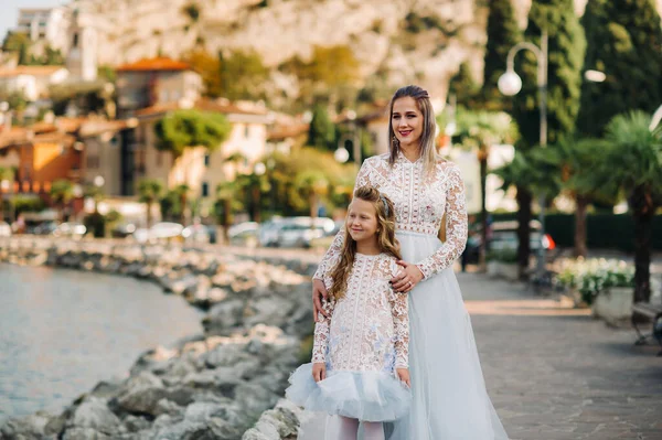 Italien Gardasee Stilvolle Mutter Und Tochter Ufer Des Gardasees Italien — Stockfoto