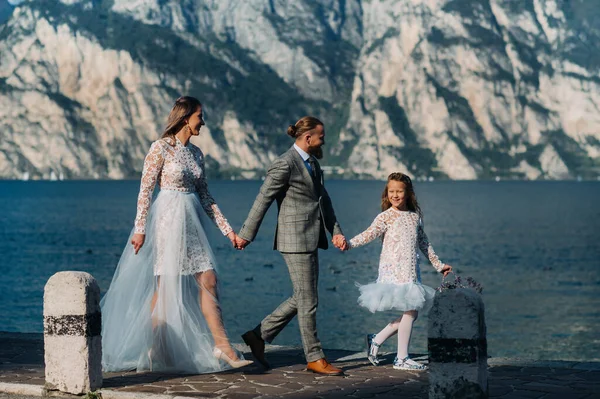 Italia Lago Garda Hermosa Familia Orillas Del Lago Garda Italia —  Fotos de Stock