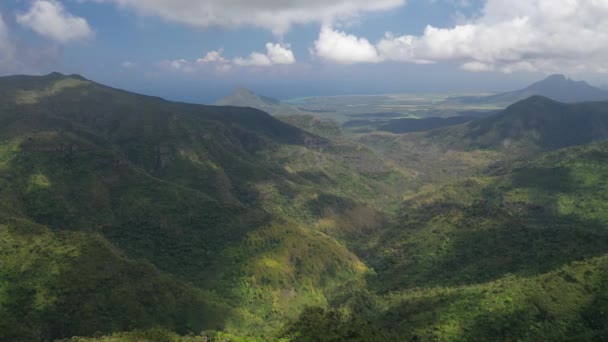 Felülről lefelé légi kilátás a szurdok-Mauritius közel a folyó szurdok Nemzeti Park — Stock videók