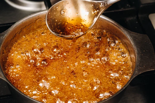 Preparação Doces Açúcar Casa Sabor Nossa Criança Lollipops Boiling Açúcar — Fotografia de Stock