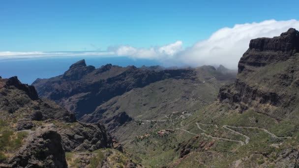 Tenerife, el camino que conduce al desfiladero de Masca — Vídeo de stock