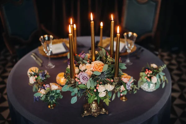 Décoration Table Mariage Avec Des Fleurs Sur Table Dans Château — Photo