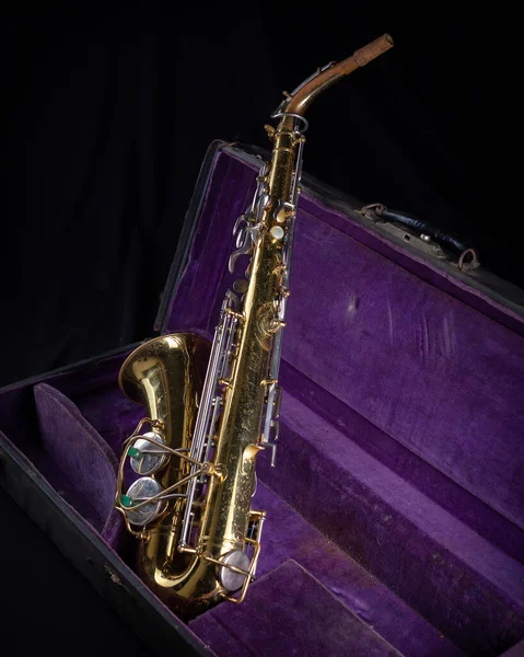 Buescher Alto Sax Goud Gelakt Deep Purple Velvet Lined Hard — Stockfoto