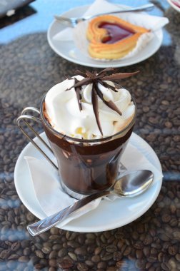 Sabah Bali 'de bir parkta şelale