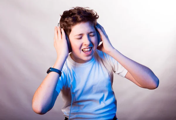 Emotionen Und Freude Eines Jungen Mannes Beim Hören Seiner Lieblingsmusik — Stockfoto