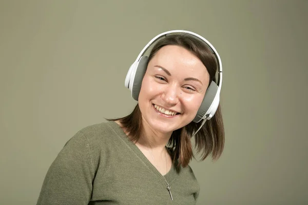 How Spend Time Quarantine Isolation Listen Your Favorite Music Emotions — Stock Photo, Image