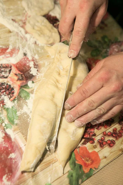 격리와 어떻게 집에서 시간을 것인가 우크라이나 따르면 요리하는 취미가 호리병박에 — 스톡 사진