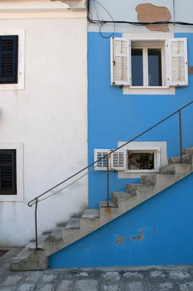 Casas azules y blancas — Foto de Stock
