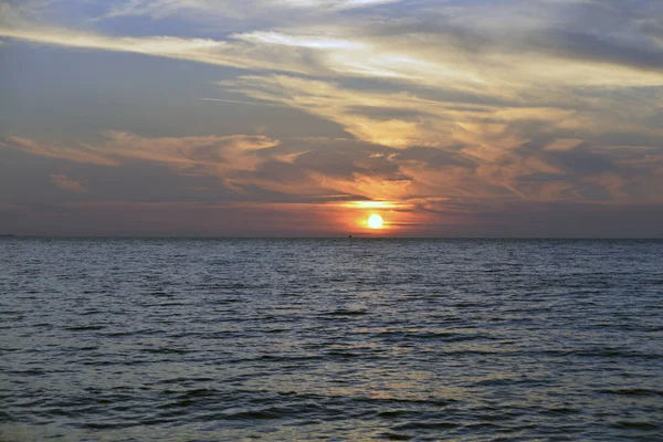 Coucher de soleil sur la mer Égée — Photo