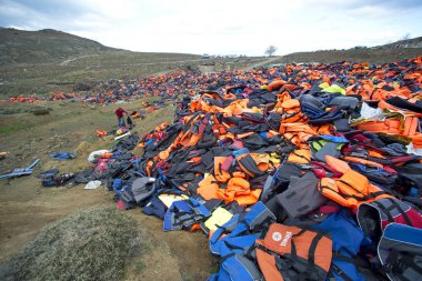 Loitering, lastik kauçuk sandallar sol bir adet yüzük. 
