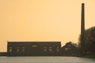 Başhekim. D. F. Woudagemaal dünyanın en büyük buhar pompalama istasyonu. Pompalama istasyonu Lemmer 'de, Friesland Tacozijl yakınlarında..