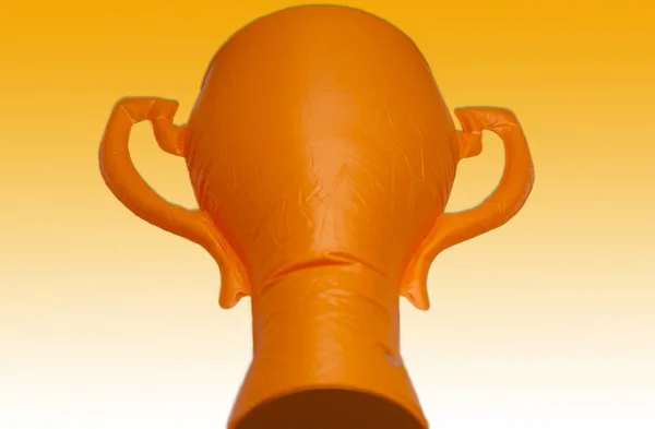 Апельсиновый Трофей Оранжевом Белом Фоне — стоковое фото
